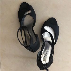 Nina Strappy Heels sz 7.5